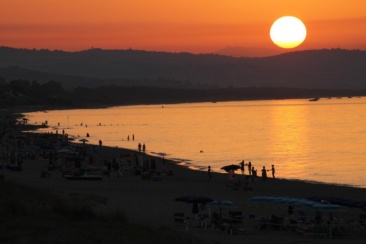Villaggio Azzurra Termoli Bagian luar foto